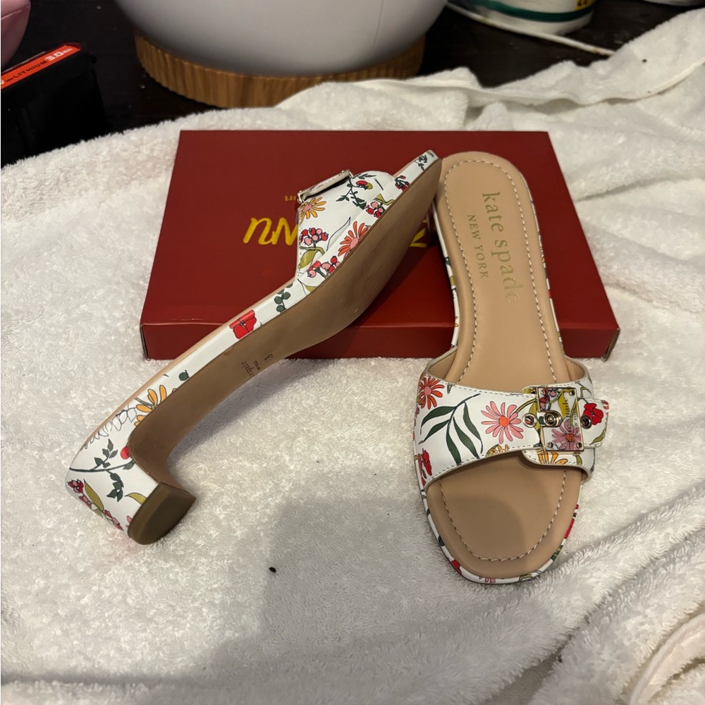 Kate Spade Gazebo size 8